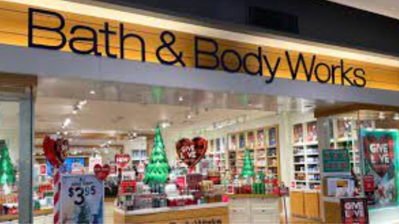 Is Bath And Body Works Open On Labor Day